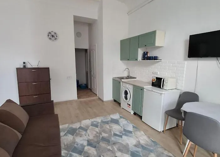 2-Кімнатна З Балконом *