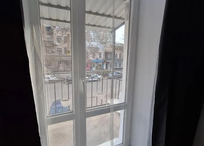 2-Кімнатна З Балконом *